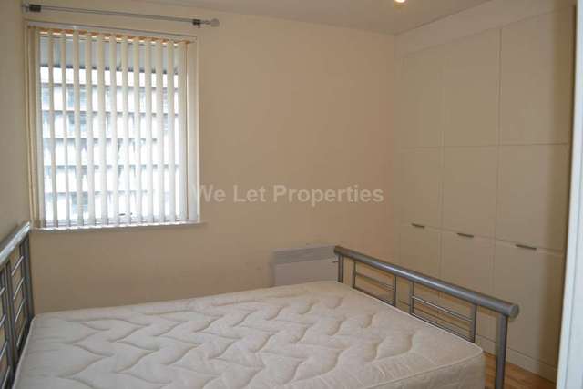  Image of 2 bedroom Apartment to rent in Water Street Manchester M3 at Water Street  Manchester, M3 4JE