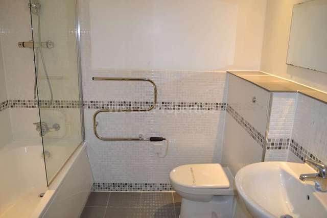  Image of 2 bedroom Apartment to rent in Water Street Manchester M3 at Water Street  Manchester, M3 4JE