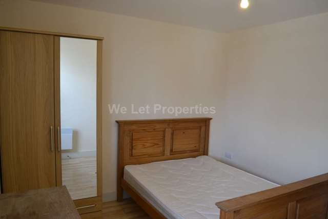  Image of 2 bedroom Apartment to rent in Water Street Manchester M3 at Water Street  Manchester, M3 4JE