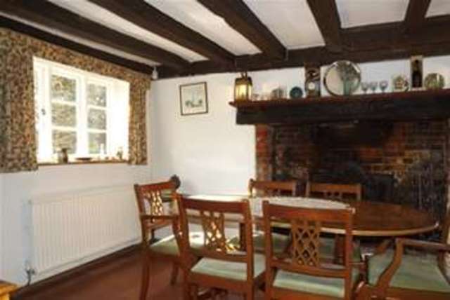  Image of 3 bedroom Detached house to rent in Hound Green Hook RG27 at Hook, RG27 8LQ