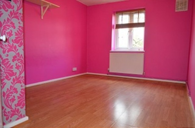  Image of 3 bedroom Flat to rent in Village Road Enfield EN1 at Village Road  Bush Hill Park, EN1 2EX