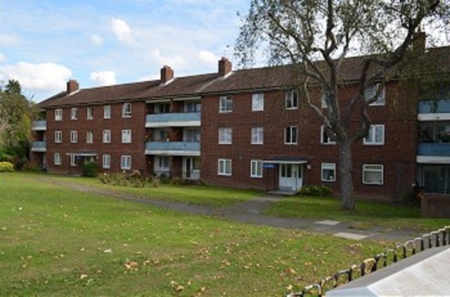  Image of 3 bedroom Flat to rent in Village Road Enfield EN1 at Village Road  Bush Hill Park, EN1 2EX