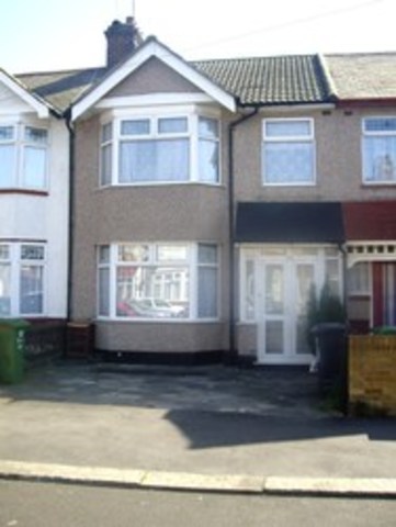  Image of 3 bedroom Terraced house to rent in Wadeville Avenue Chadwell Heath Romford RM6 at Wadeville Avenue  Chadwell Heath, RM6 6EX