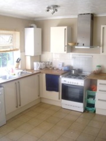  Image of 3 bedroom Terraced house to rent in Wadeville Avenue Chadwell Heath Romford RM6 at Wadeville Avenue  Chadwell Heath, RM6 6EX