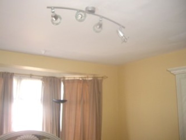  Image of 3 bedroom Terraced house to rent in Wadeville Avenue Chadwell Heath Romford RM6 at Wadeville Avenue  Chadwell Heath, RM6 6EX