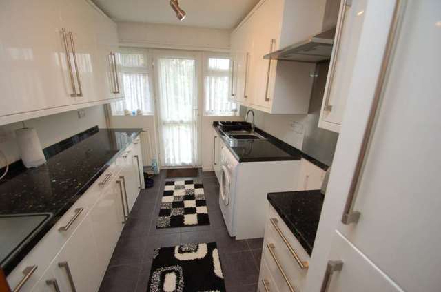  Image of 2 bedroom Bungalow to rent in Walkham Rise Torquay TQ2 at Walkham Rise Veille Park Torquay, TQ2 7RN