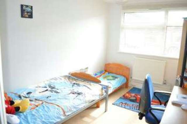  Image of 2 bedroom Flat for sale in Wandle Court Epsom KT19 at Wandle Court  Epsom, KT19 9PR