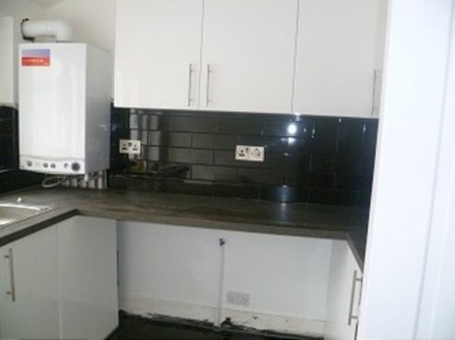  Image of 2 bedroom Flat to rent in Wanstead Park Avenue London E12 at Wanstead Park Avenue  Manor Park, E12 5EN