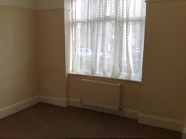  Image of 2 bedroom Flat to rent in Bounds Green Road London N11 at Warick Court Bounds Green Road Bounds Green, N11 2EB