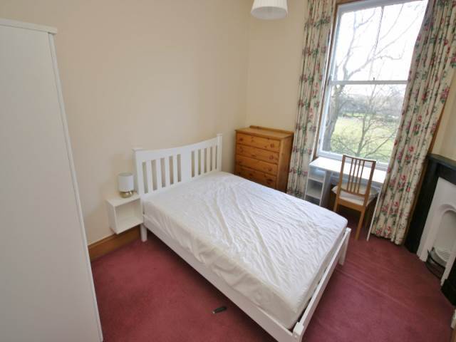  Image of 3 bedroom Flat to rent in Warrender Park Terrace Edinburgh EH9 at Marchmont Edinburgh Edinburgh, EH9 1EE