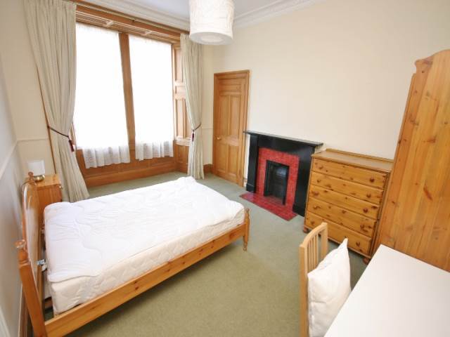  Image of 3 bedroom Flat to rent in Warrender Park Terrace Edinburgh EH9 at Marchmont Edinburgh Edinburgh, EH9 1EE
