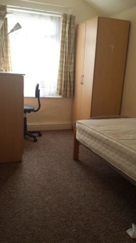  Image of 3 bedroom House Share to rent in Warwards Lane Stirchley Birmingham B29 at Selly Oak West Midlands Selly Oak, B29 7QR