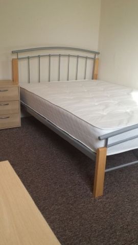  Image of 3 bedroom House Share to rent in Warwards Lane Stirchley Birmingham B29 at Selly Oak West Midlands Selly Oak, B29 7QR