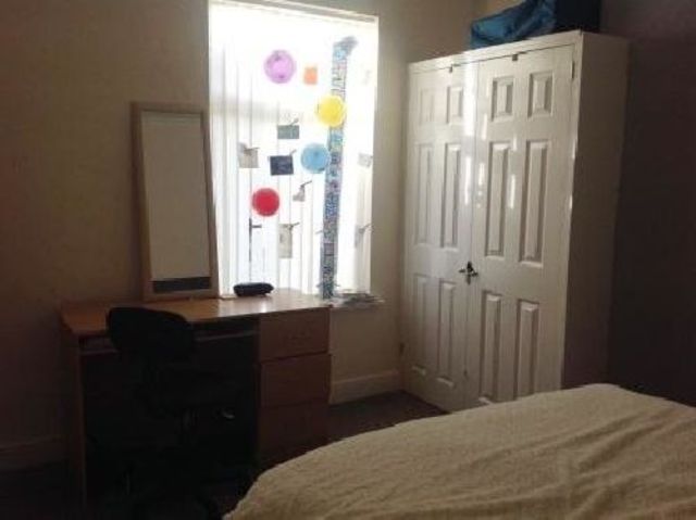  Image of 4 bedroom House Share to rent in Warwards Lane Stirchley Birmingham B29 at Selly Oak West Midlands Selly Oak, B29 7QX