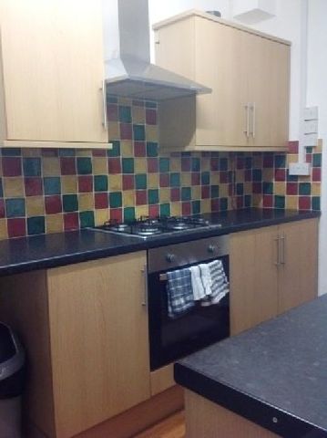  Image of 4 bedroom House Share to rent in Warwards Lane Stirchley Birmingham B29 at Selly Oak West Midlands Selly Oak, B29 7QX