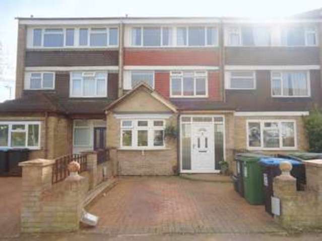  Image of 5 bedroom Terraced house for sale in Washington Avenue Hemel Hempstead HP2 at Washington Avenue  Hemel Hempstead, HP2 6AA