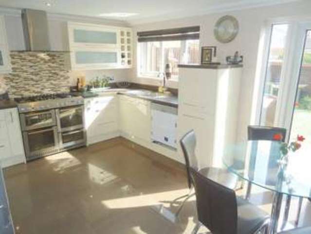  Image of 5 bedroom Terraced house for sale in Washington Avenue Hemel Hempstead HP2 at Washington Avenue  Hemel Hempstead, HP2 6AA