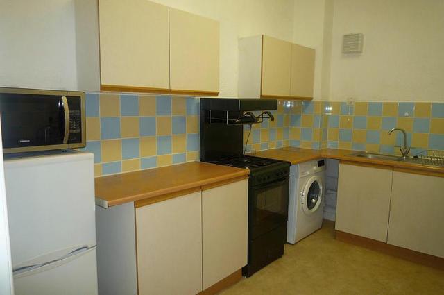  Image of 2 bedroom Flat to rent in Wayte Street Cosham Portsmouth PO6 at 14 Wayte Street  Portsmouth, PO6 3BS