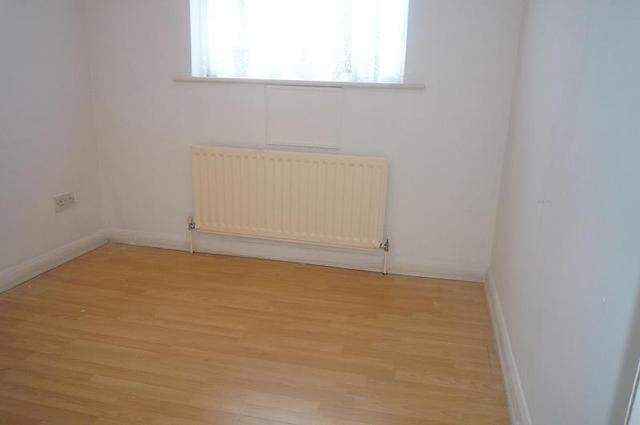  Image of 2 bedroom Flat to rent in Wayte Street Cosham Portsmouth PO6 at 14 Wayte Street  Portsmouth, PO6 3BS