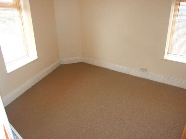  Image of 4 bedroom Detached house to rent in Wedmore Road Cardiff CF11 at Wedmore Road Grangetown Cardiff, CF11 6SG