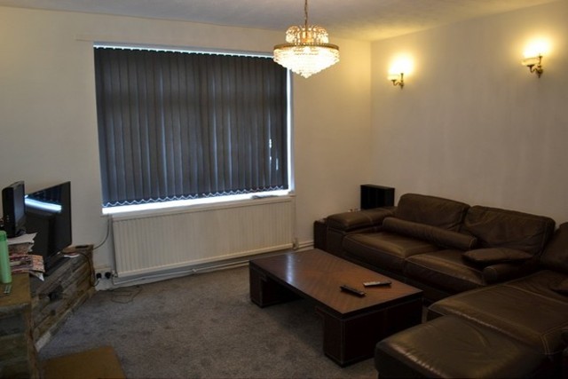  Image of 4 bedroom Semi-Detached house to rent in Wellfields Loughton IG10 at Wellfields  Loughton, IG10 1PA