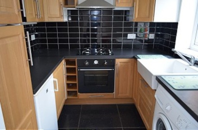  Image of 1 bedroom Flat to rent in Wellington Road Enfield EN1 at Wellington Road  Bush Hill Park, EN1 2RL
