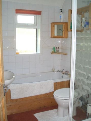  Image of 4 bedroom House Share to rent in Weoley Avenue Selly Oak Birmingham B29 at Selly Oak West Midlands Selly Oak, B29 6PU