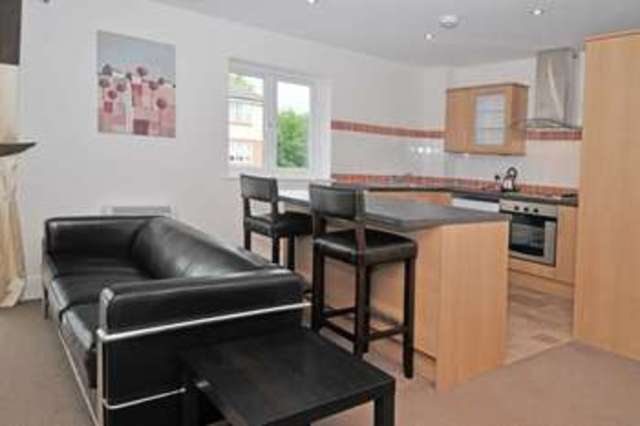  Image of 1 bedroom Apartment to rent in Town Mead Crawley RH11 at Highfield House, Town Mead West Green Crawley, RH11 7EH