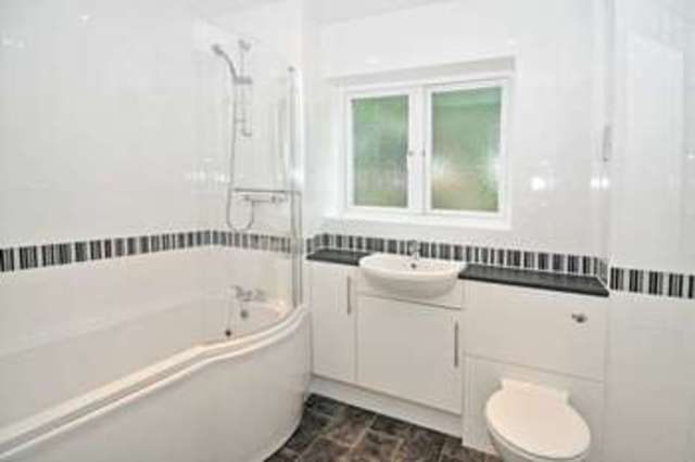  Image of 1 bedroom Apartment to rent in Town Mead Crawley RH11 at Highfield House, Town Mead West Green Crawley, RH11 7EH
