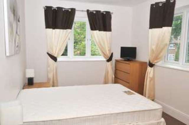  Image of 1 bedroom Apartment to rent in Town Mead Crawley RH11 at Highfield House, Town Mead West Green Crawley, RH11 7EH