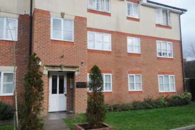  Image of 2 bedroom Apartment to rent in Town Mead Crawley RH11 at Highfield House, Town Mead West Green Crawley, RH11 7EH