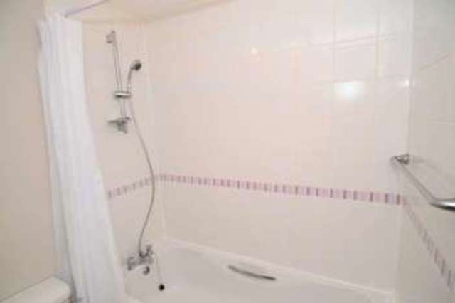  Image of 2 bedroom Apartment to rent in Town Mead Crawley RH11 at Highfield House, Town Mead West Green Crawley, RH11 7EH