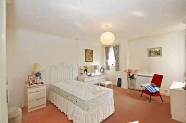  Image of 2 bedroom Retirement Property for sale in Westbury Road Fareham PO16 at Westbury Road  Fareham, PO16 7US