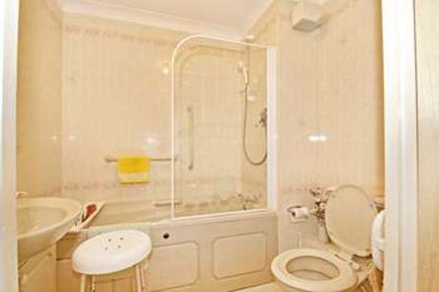  Image of 2 bedroom Retirement Property for sale in Westbury Road Fareham PO16 at Westbury Road  Fareham, PO16 7US