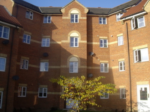 Image of 2 bedroom Apartment to rent in Westfield Gardens Chadwell Heath Romford RM6 at Westfield Gardens  Romford, RM6 4BY