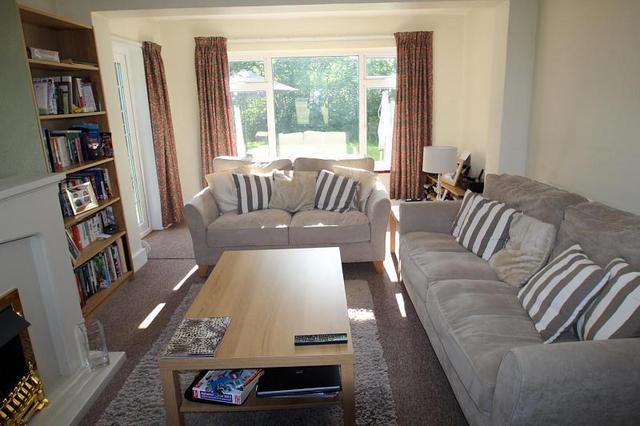  Image of 2 bedroom Cottage to rent in Antlands Lane Shipley Bridge Horley RH6 at Westlands Farm Antlands Lane Horley, RH6 9TE