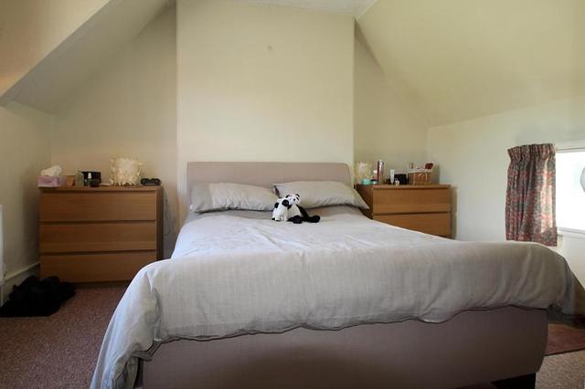  Image of 2 bedroom Cottage to rent in Antlands Lane Shipley Bridge Horley RH6 at Westlands Farm Antlands Lane Horley, RH6 9TE