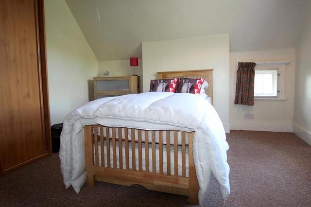  Image of 2 bedroom Cottage to rent in Antlands Lane Shipley Bridge Horley RH6 at Westlands Farm Antlands Lane Horley, RH6 9TE