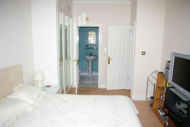  Image of 5 bedroom Bungalow for sale in Westrow Gardens Ilford IG3 at Westrow Gardens  Ilford, IG3 9NF