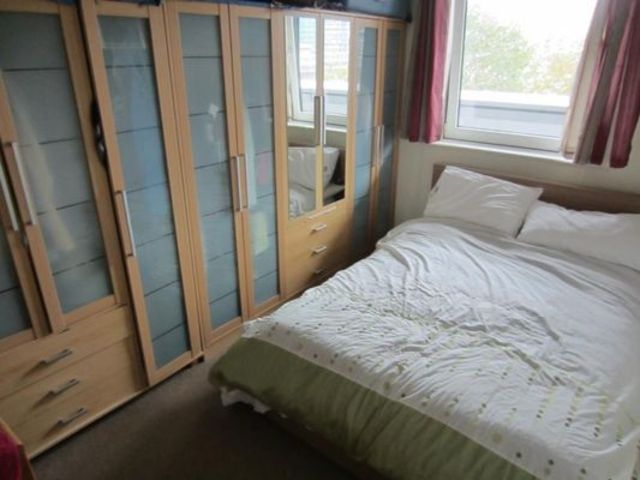  Image of 2 bedroom Apartment to rent in Prestons Road London E14 at WHARFSIDE POINT SOUTH PRESTONS ROAD ISLE OF DOGS, E14 9EL