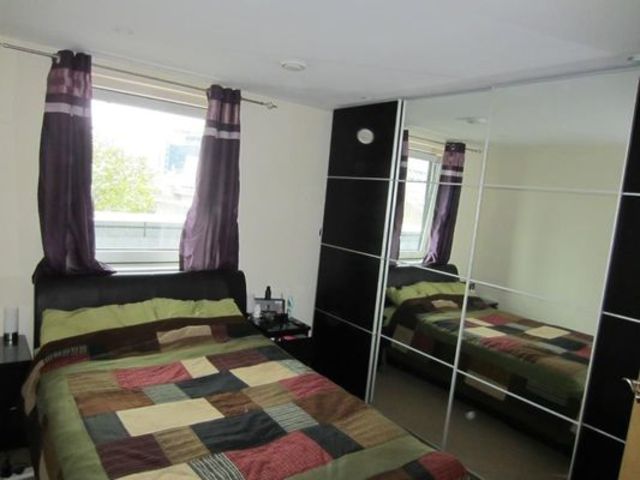  Image of 2 bedroom Apartment to rent in Prestons Road London E14 at WHARFSIDE POINT SOUTH PRESTONS ROAD ISLE OF DOGS, E14 9EL