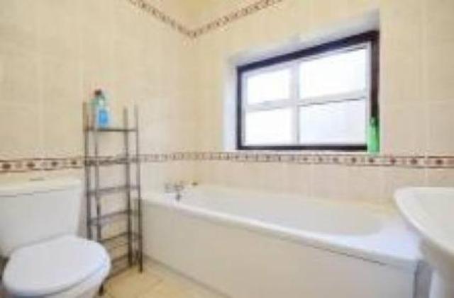  Image of 2 bedroom Property to rent in White Horse Lane London E1 at White Horse Lane  Bow, E1 3NE