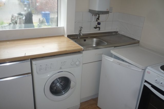  Image of 1 bedroom Flat to rent in Wilderspool Causeway Warrington WA4 at Warrington  Latchford, WA4 6PX