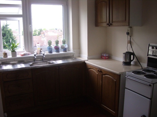  Image of 2 bedroom Flat to rent in Chadwell Avenue Chadwell Heath Romford RM6 at Willnett Court Chadwell Heath Essex, RM6 4HT