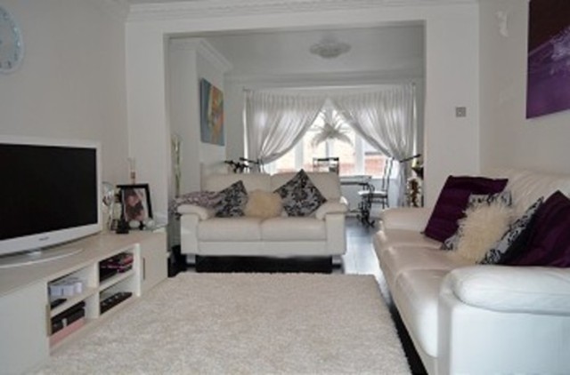  Image of 4 bedroom Detached house to rent in Wilton Road Cockfosters Barnet EN4 at Wilton Road  Cockfosters, EN4 9DX