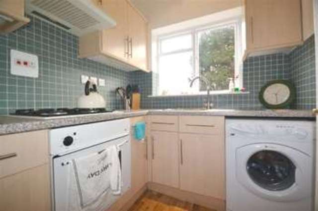  Image of 2 bedroom Apartment to rent in Wimbledon Park Road London SW18 at Wandsworth, SW18 1LS