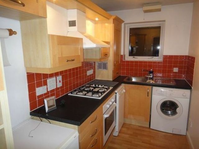  Image of 2 bedroom Apartment to rent in Goodmayes Road Goodmayes Ilford IG3 at Windsor Hall Evelyn Road E16 1TD, IG3 9UN