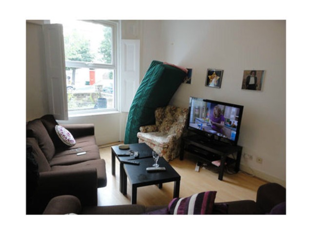  Image of 4 bedroom Semi-Detached house to rent in Tollington Way London N7 at Windsor Road  Holloway, N7 6RG