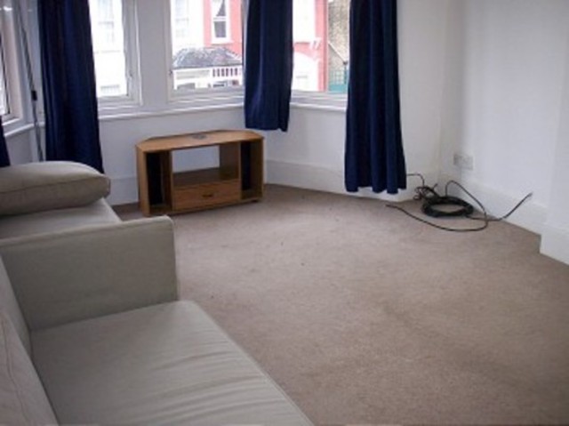  Image of 3 bedroom Flat to rent in Windsor Road London N13 at Windsor Road  Palmers Green, N13 5PP