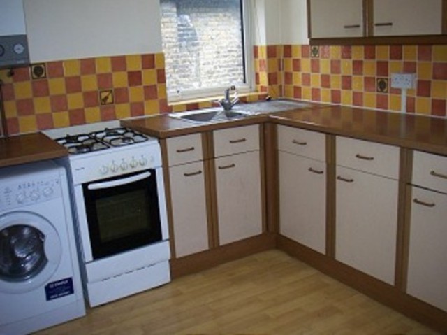 Image of 3 bedroom Flat to rent in Windsor Road London N13 at Windsor Road  Palmers Green, N13 5PP